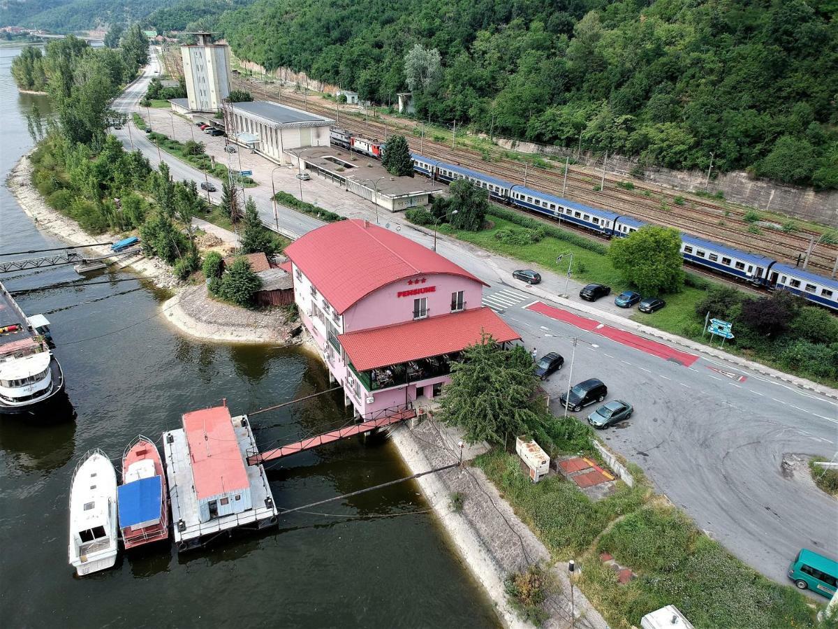 Pensiunea Taka Orsova Bagian luar foto
